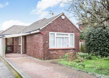 Detached bungalow For Sale in Cheltenham