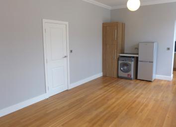 Flat To Rent in Purley