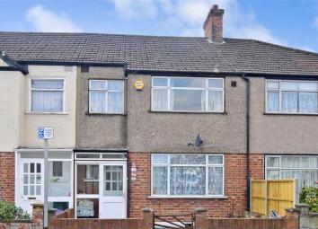 Terraced house For Sale in Mitcham
