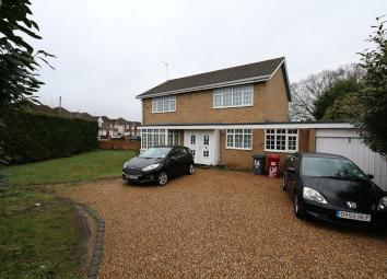 Detached house To Rent in Slough