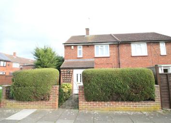 End terrace house For Sale in Hounslow