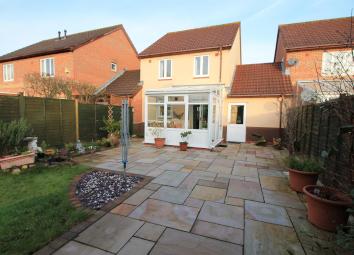 Link-detached house For Sale in Weston-super-Mare