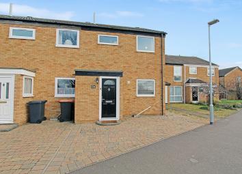 End terrace house For Sale in Bedford