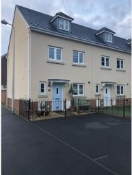 Town house For Sale in Swansea