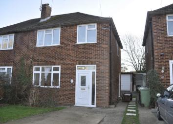 Semi-detached house To Rent in Potters Bar