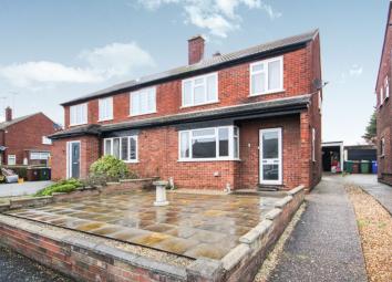 Semi-detached house For Sale in Stanford-Le-Hope