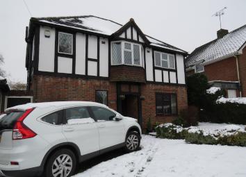Detached house For Sale in Harpenden