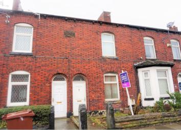 Terraced house For Sale in Dukinfield