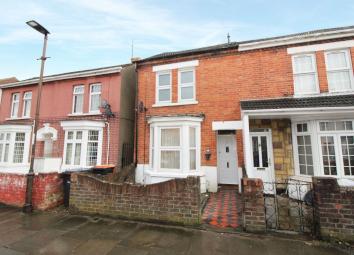 End terrace house For Sale in Bedford