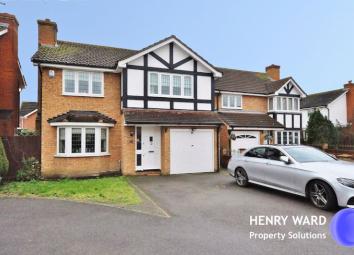 Detached house For Sale in Waltham Abbey