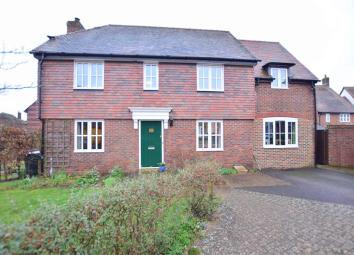 Detached house For Sale in Billingshurst