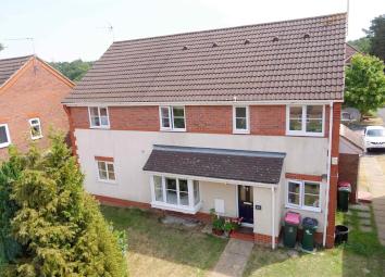 Terraced house To Rent in Crawley