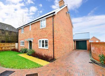 Detached house For Sale in Maidstone