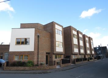 Flat For Sale in Haywards Heath
