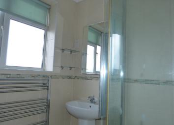 Flat To Rent in Leatherhead