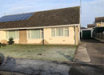 Semi-detached bungalow For Sale in Doncaster