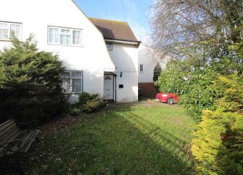 Semi-detached house To Rent in Hemel Hempstead