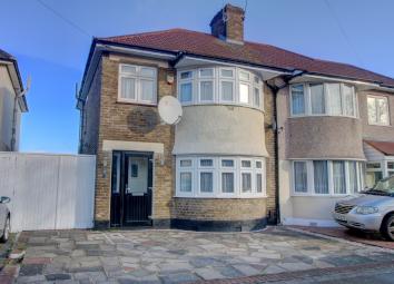 Semi-detached house For Sale in Welling