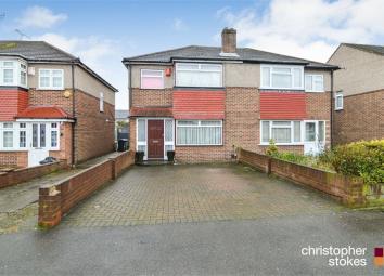 Semi-detached house For Sale in Waltham Cross