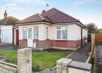 Detached bungalow For Sale in Bognor Regis