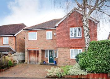 Detached house For Sale in Harpenden