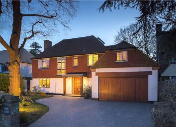 Detached house For Sale in Kingston upon Thames