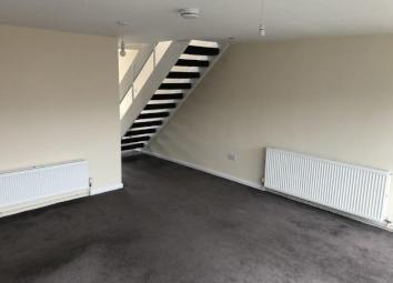 End terrace house To Rent in Bedford