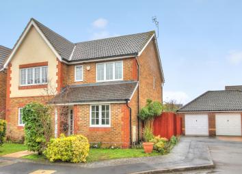 Detached house For Sale in Aldershot