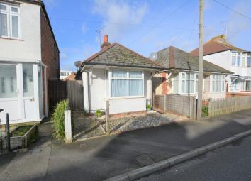 Detached bungalow For Sale in Ashford