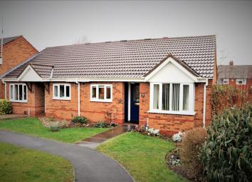 Semi-detached bungalow For Sale in Leicester