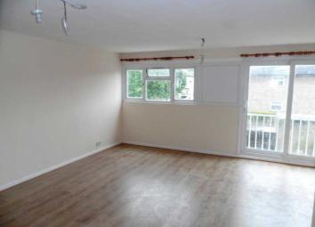 Terraced house To Rent in Northolt