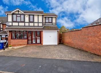 Detached house To Rent in Cannock