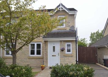Semi-detached house To Rent in Accrington