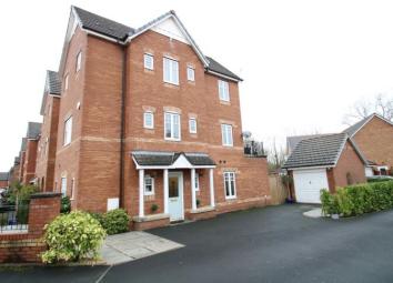 Town house For Sale in Altrincham