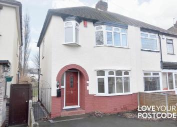 Semi-detached house To Rent in Tipton