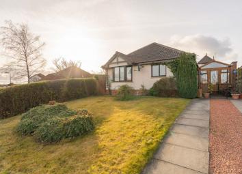 Detached bungalow For Sale in Bonnyrigg