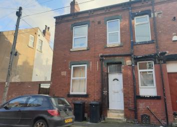 End terrace house For Sale in Leeds
