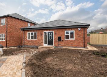 Detached bungalow For Sale in Coventry