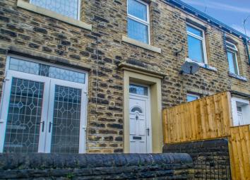 Terraced house For Sale in Brighouse