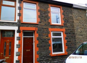 Terraced house For Sale in Pentre
