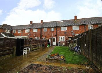 Terraced house For Sale in Slough