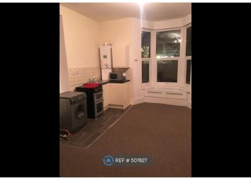 End terrace house To Rent in Halifax