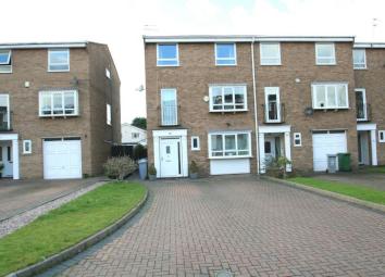 Town house For Sale in Altrincham