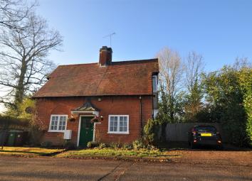 Detached house To Rent in Radlett