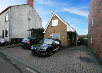 Detached house To Rent in Swadlincote