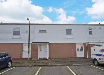 Terraced house For Sale in Redditch