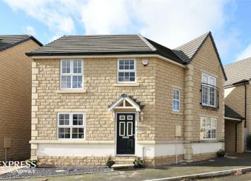 Detached house For Sale in Dewsbury