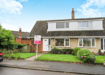 Semi-detached bungalow For Sale in Selby