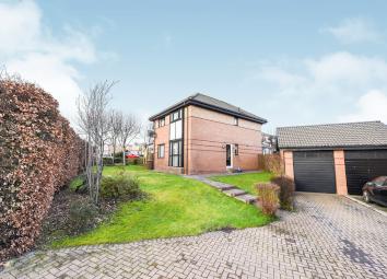 Detached house For Sale in Kilwinning