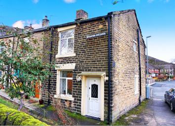 Cottage For Sale in Ashton-under-Lyne
